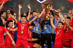 HuaTiHui-胜利在望：中国足球队在比赛中领先对手