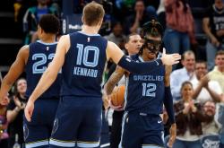 华体会体育赛事直播-雄鹿客场擒下灰熊，继续不败纪录