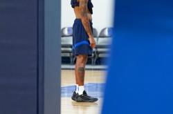 华体会皇马赞助商-尼克斯擒独行侠，拉塞尔造苦吞痛失绝杀的简单介绍