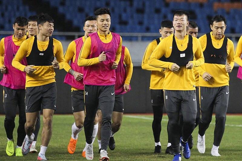 包含冠军之争杭州绿城对阵重庆斯威,谁能夺得胜利的词条 包含冠军之争杭州绿城对阵重庆斯威,谁能夺得胜利的词条