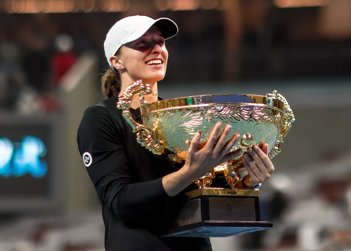 夺冠热门跌跌不休，球迷焦急备战下一场的简单介绍