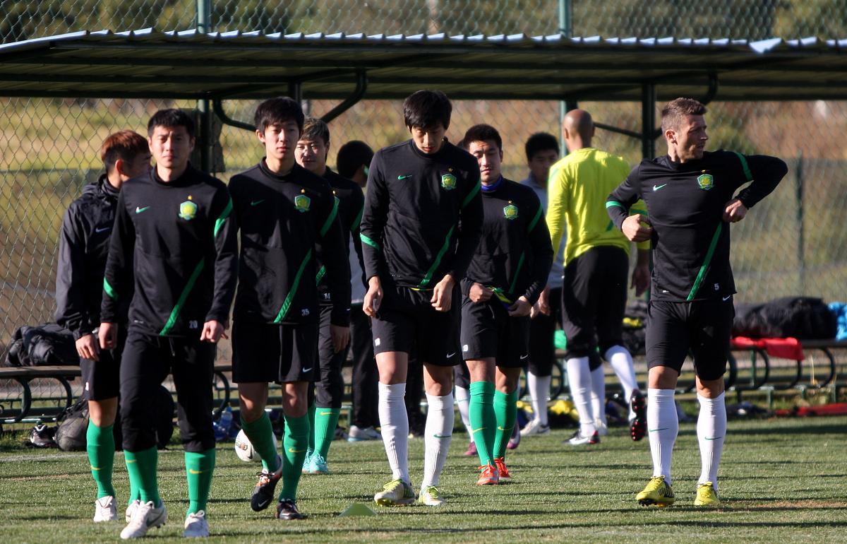 瑞士队实力十足晋级国际足球赛四强 瑞士队实力十足晋级国际足球赛四强