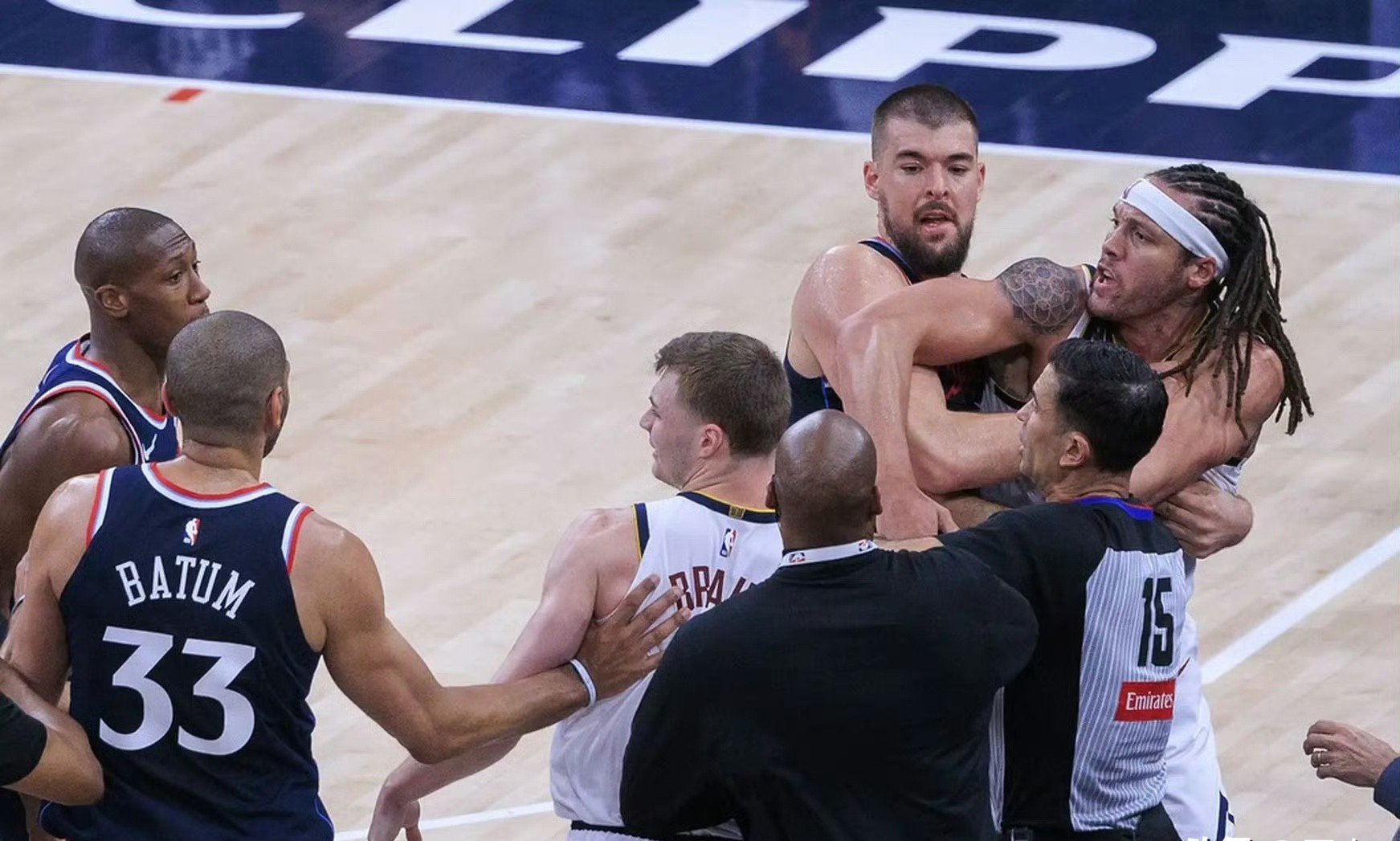 包含快船遭遇连败,顶级球队压力山大,战绩不佳成为焦点的词条 包含快船遭遇连败,顶级球队压力山大,战绩不佳成为焦点的词条
