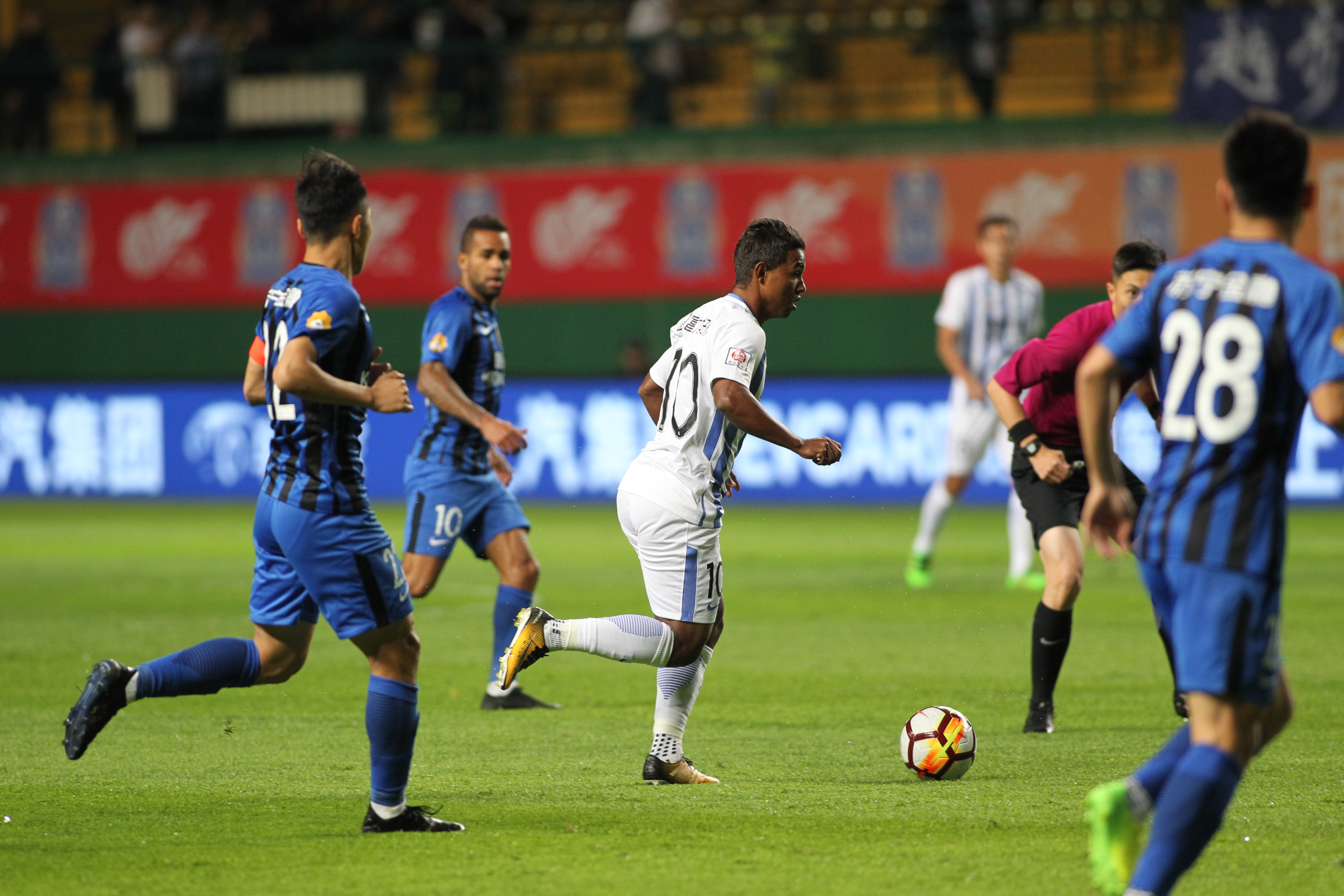 江苏苏宁胜新疆富德的简单介绍 江苏苏宁胜新疆富德的简单介绍