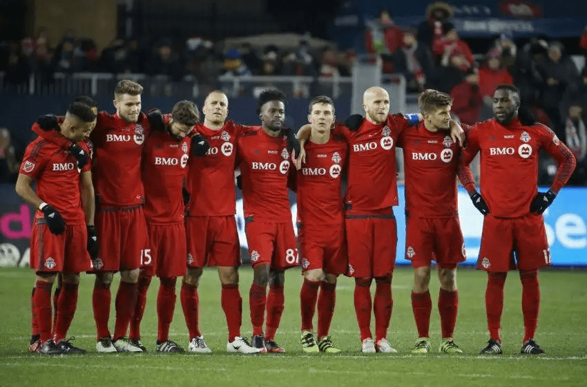 夏洛特在比赛中突然换帅,球队走势备受关注 夏洛特在比赛中突然换帅,球队走势备受关注