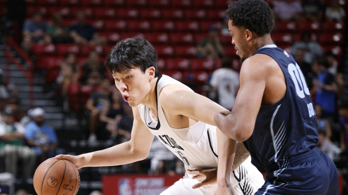 灰熊爆冷胜开拓者取得首胜