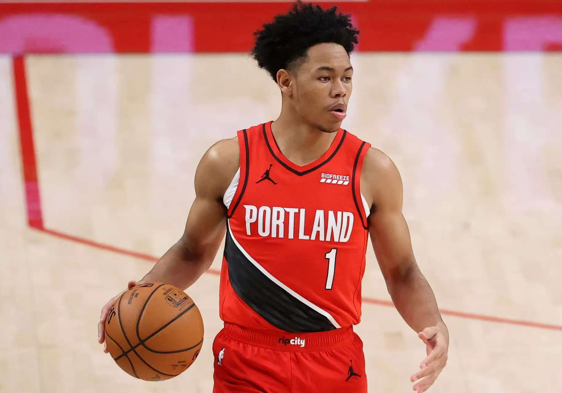 开拓者战胜太阳,全队发挥出色 开拓者战胜太阳,全队发挥出色