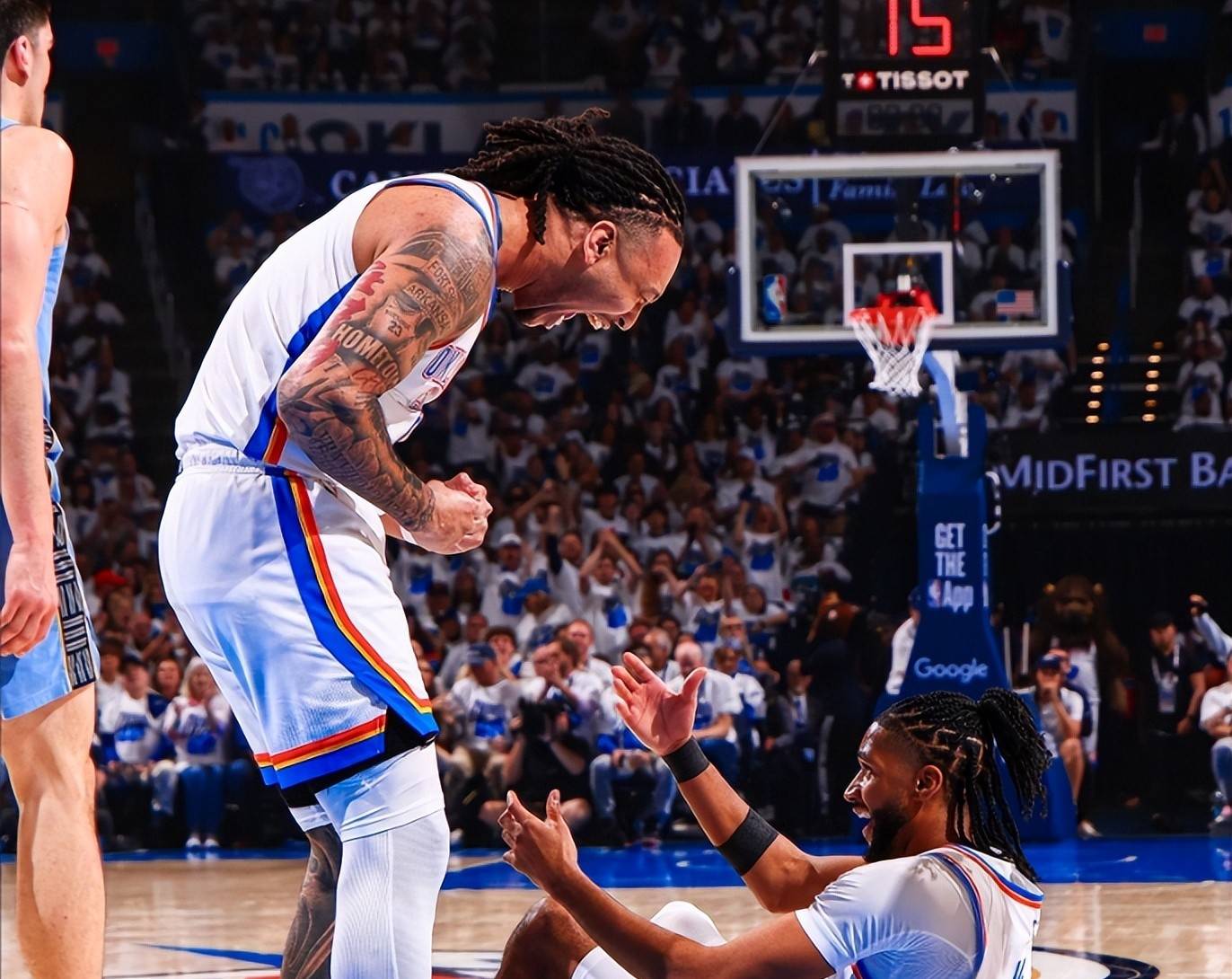 灰熊主场大胜老鹰,晋级东部半决赛 灰熊主场大胜老鹰,晋级东部半决赛