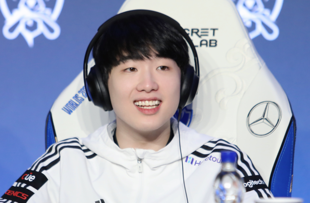 T1绝杀DK，Caps操刀奇招英雄翻盘焦点之战半决赛，技惊四座