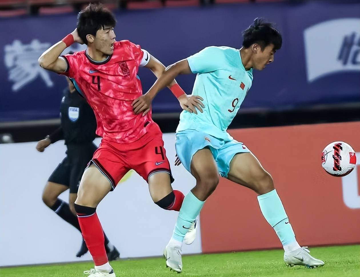 乌兹别克球员在亚洲足球赛中表现出色 乌兹别克球员在亚洲足球赛中表现出色