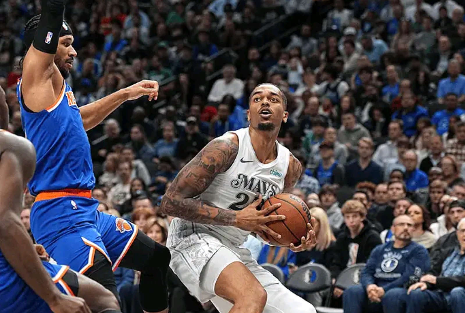 独行侠险胜篮网,麦科勒姆点燃赛场的简单介绍 独行侠险胜篮网,麦科勒姆点燃赛场的简单介绍